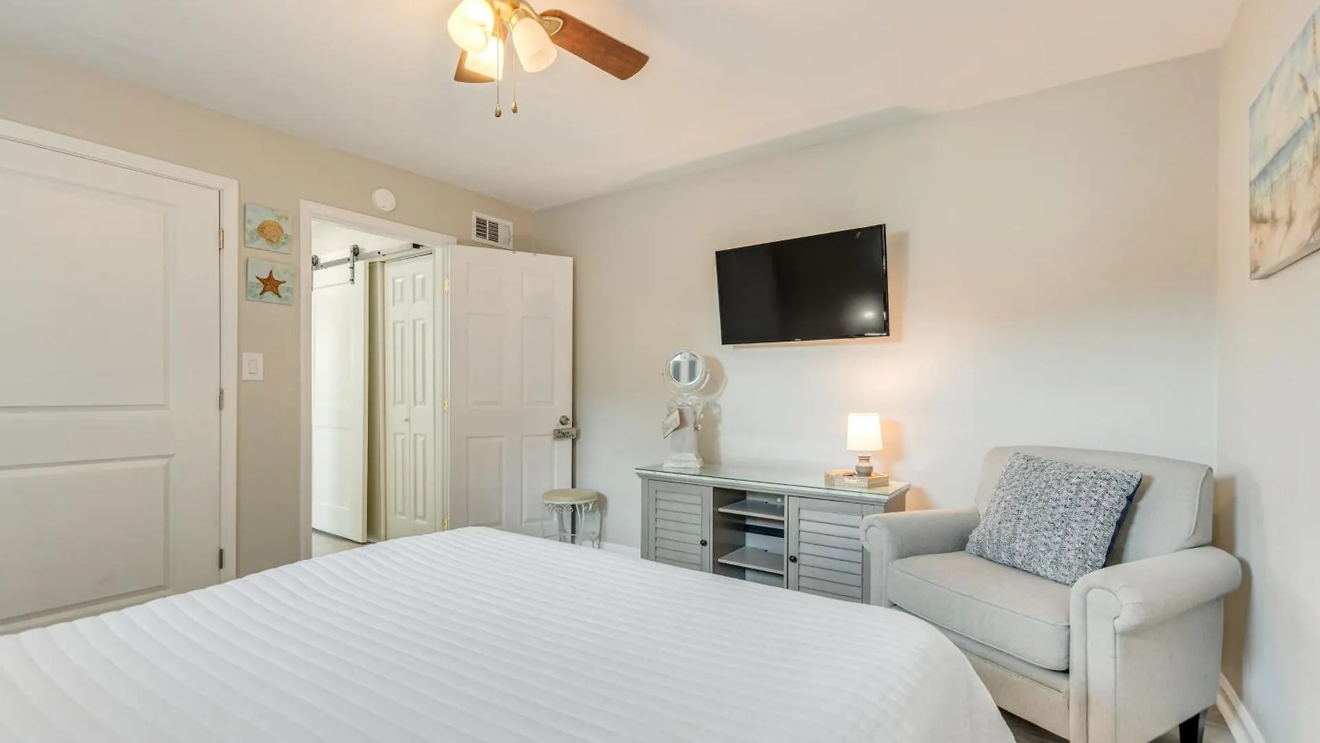 1 Mi To Dtwn Home With Furnished Patio In Pensacola
