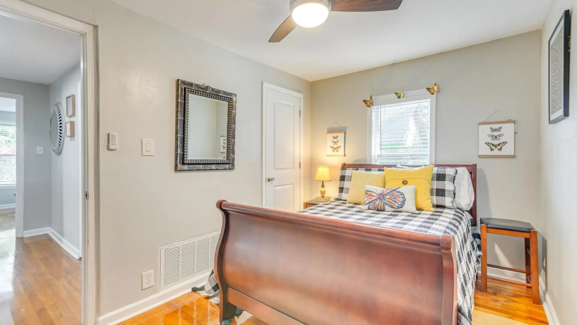 1 Mi To Dtwn Home With Furnished Patio In Pensacola Holiday home