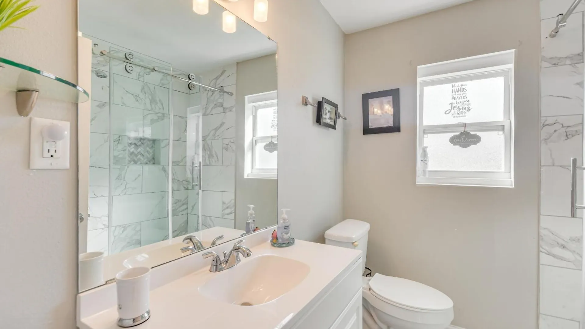 1 Mi To Dtwn Home With Furnished Patio In Pensacola 0*,  United States